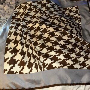 wilroy vintage gray brown houndstooth print silk hand rollled sewn scarf